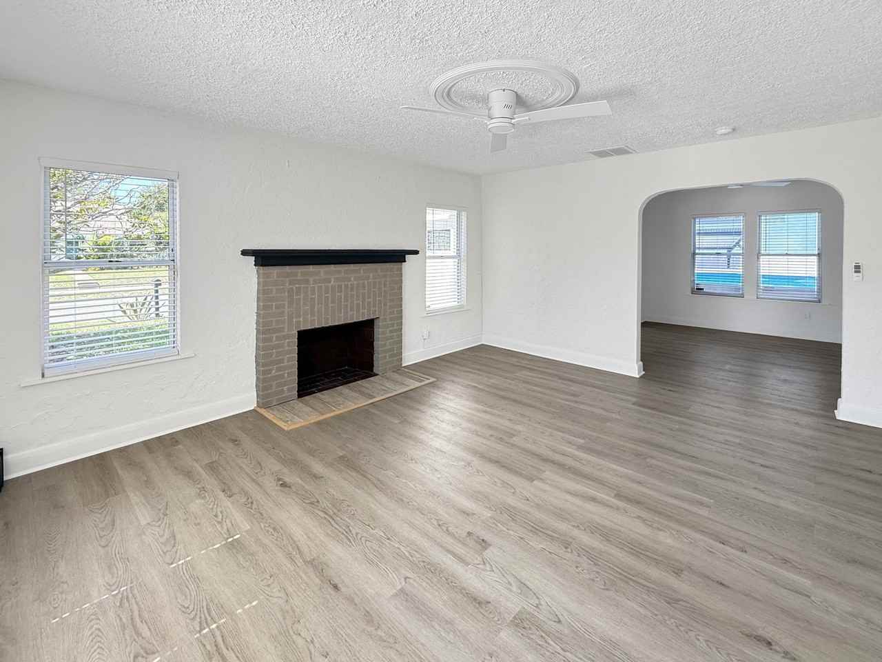 2401 8th Ave N - Photo 7 of 34