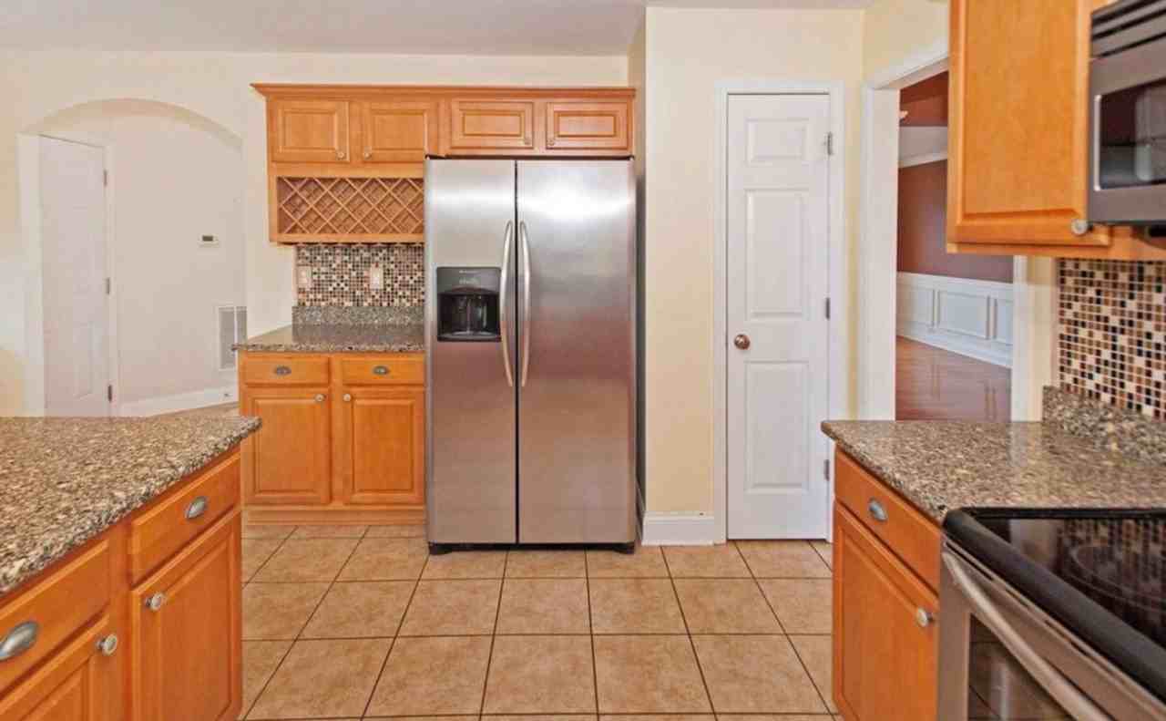 6909 Gates Ln - Photo 7 of 16