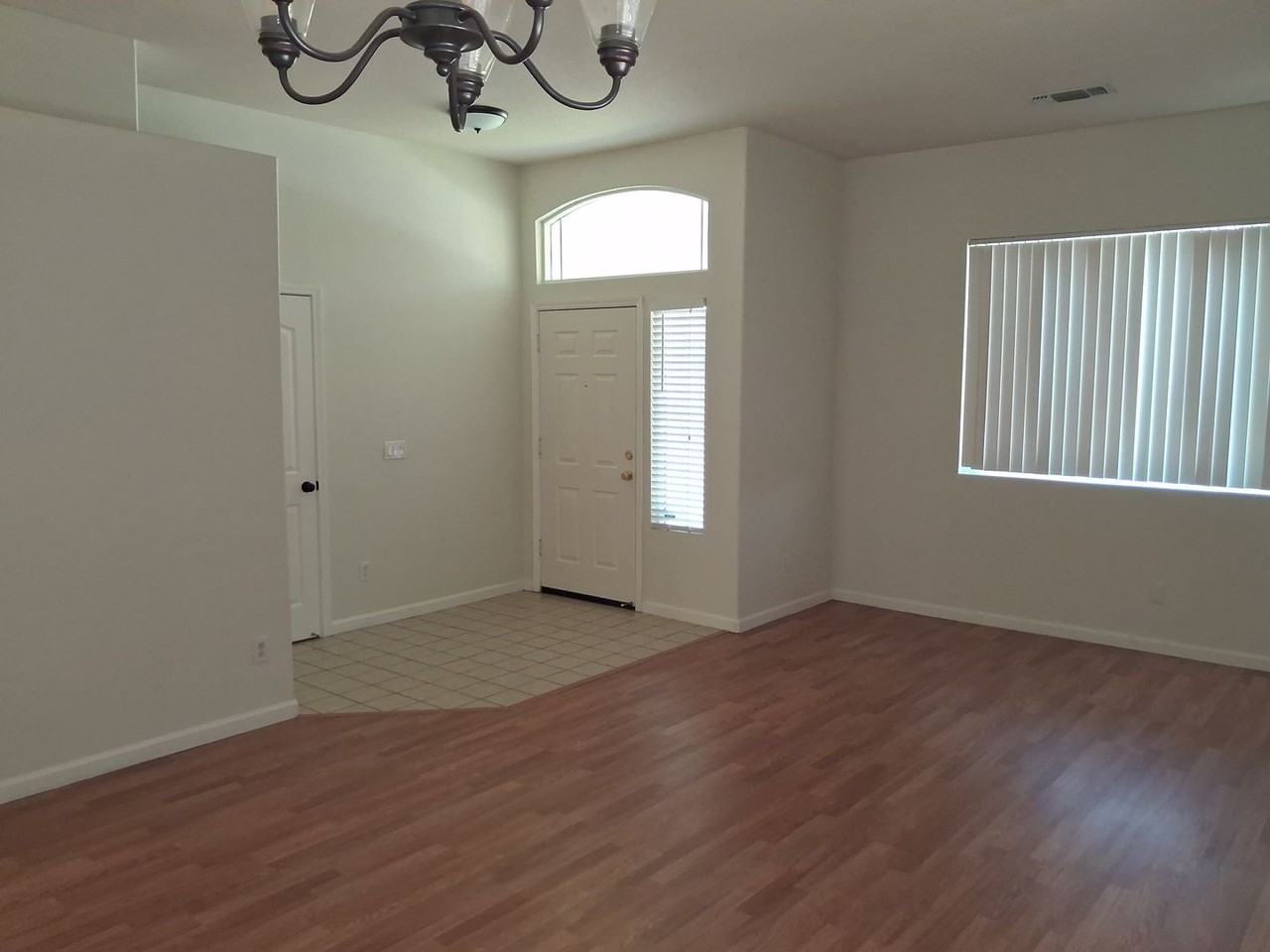 2092 Glory Ct - Photo 2 of 12