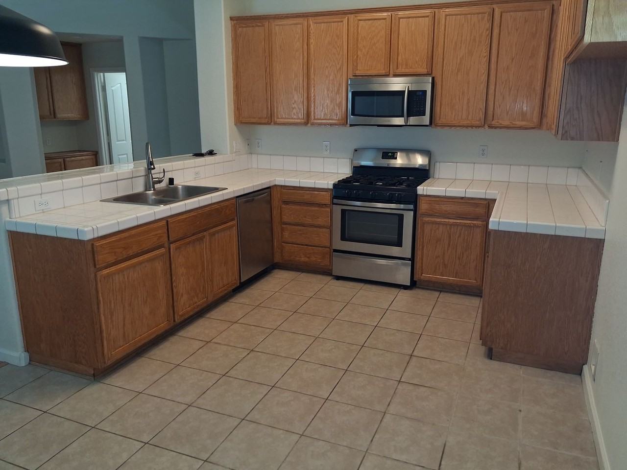 2092 Glory Ct - Photo 7 of 12