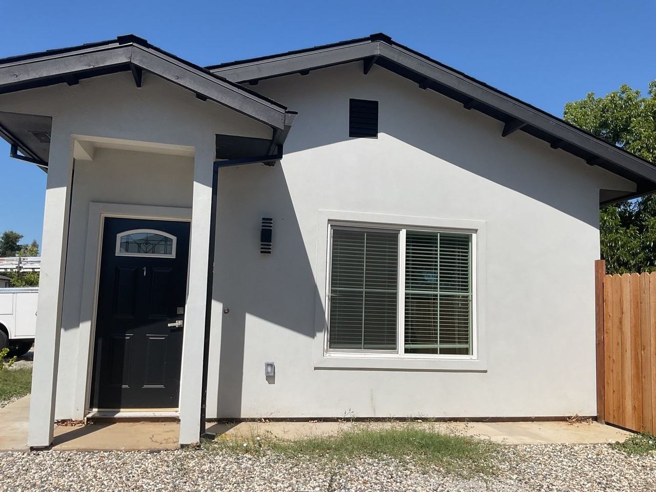 1505 Marshall Ln - Photo 2 of 11