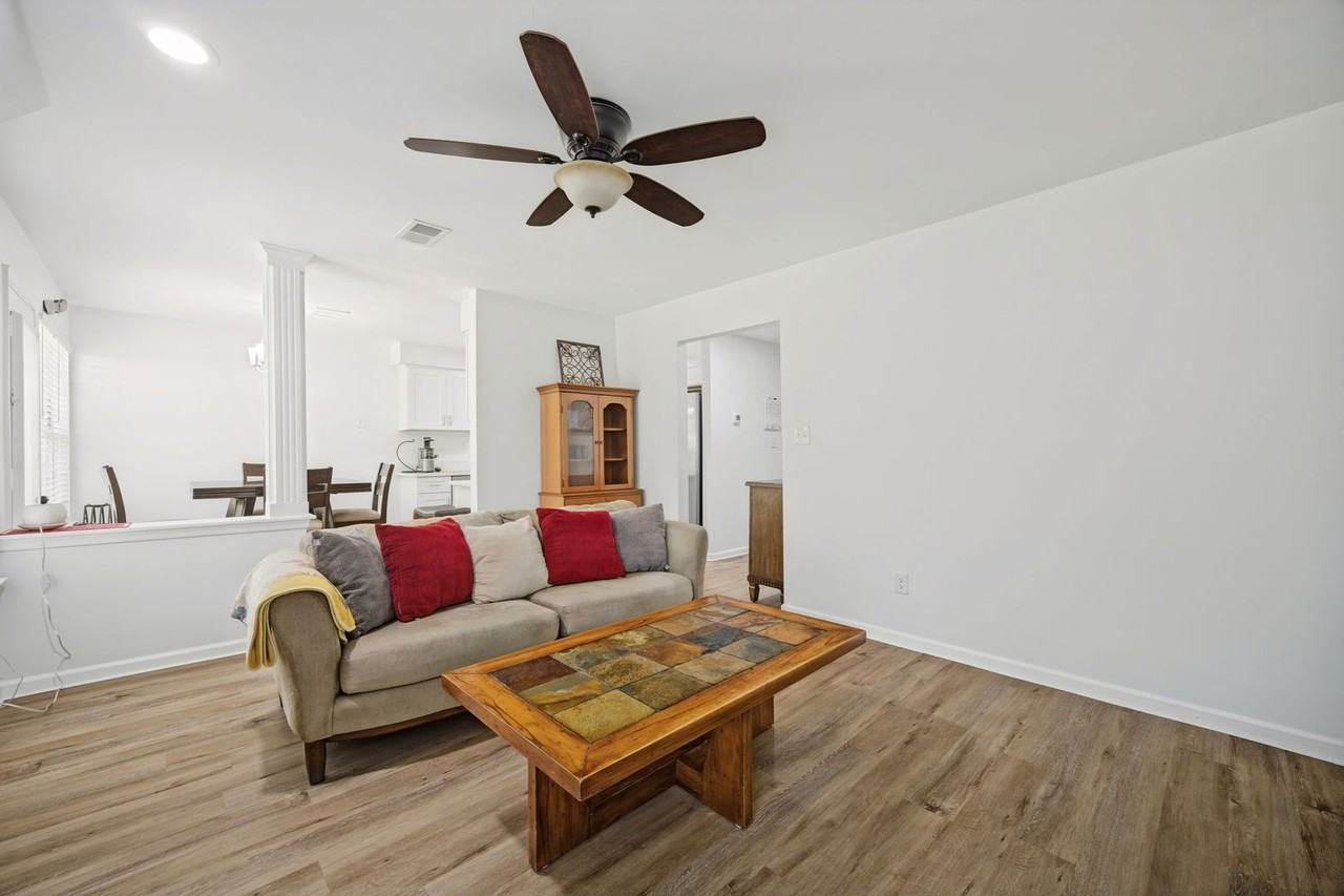 1928 Abbotsbury Way - Photo 6 of 39