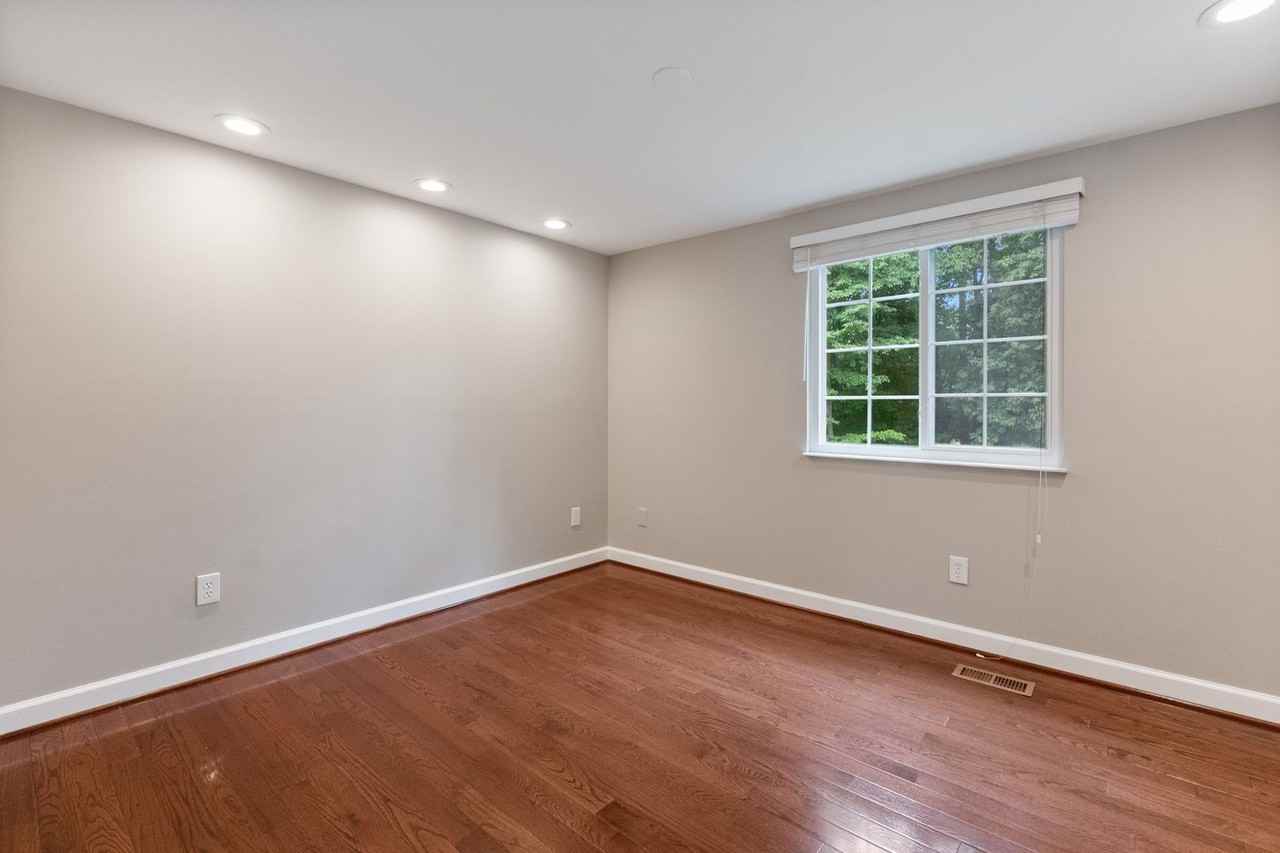 8454 Rippled Creek Ct - Photo 7 of 24