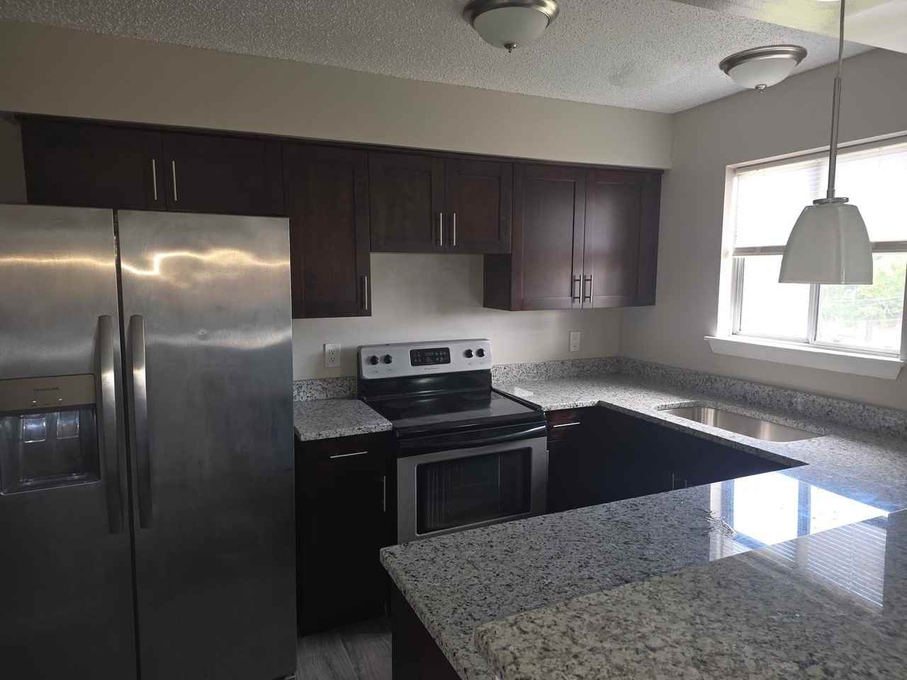 9516 4th Bay St - Photo 2 of 11