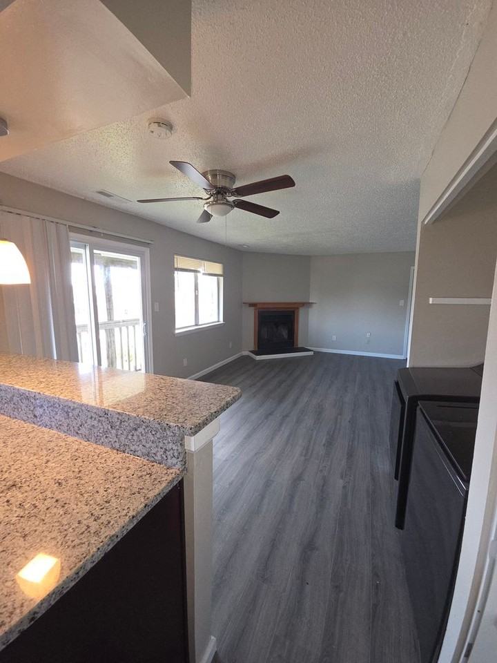 9516 4th Bay St - Photo 5 of 11