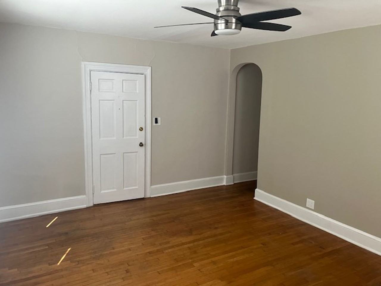 2103 Mount Vernon Ave - Photo 4 of 11