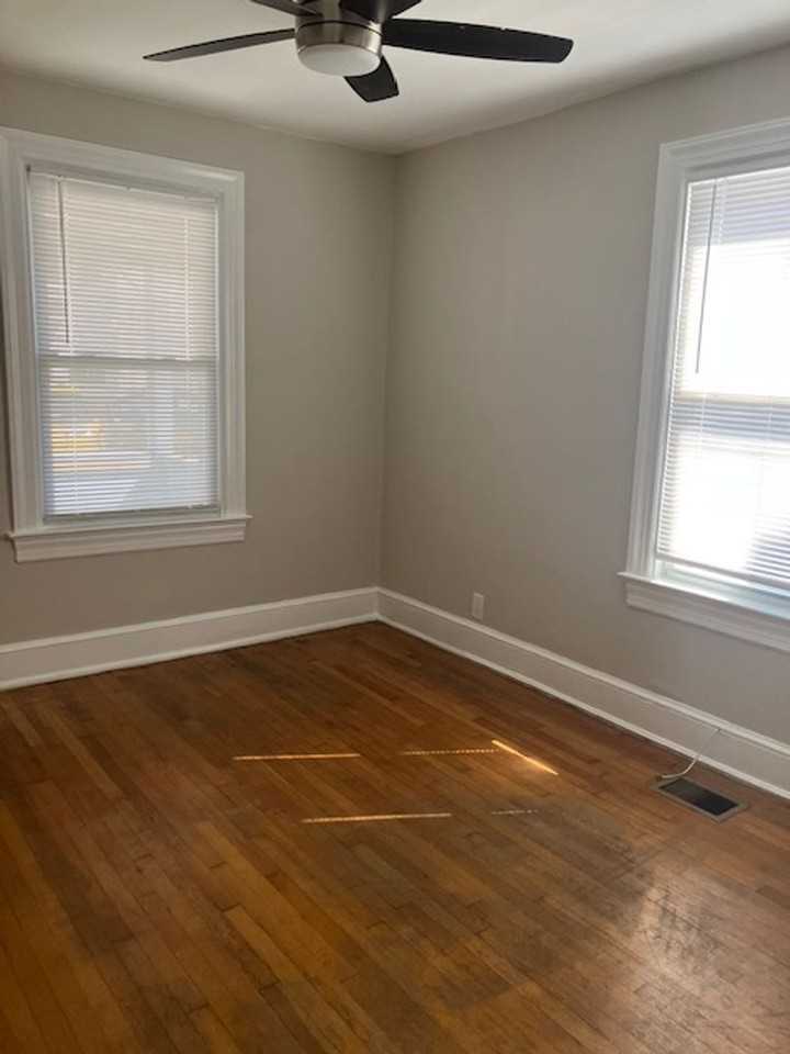 2103 Mount Vernon Ave - Photo 7 of 11