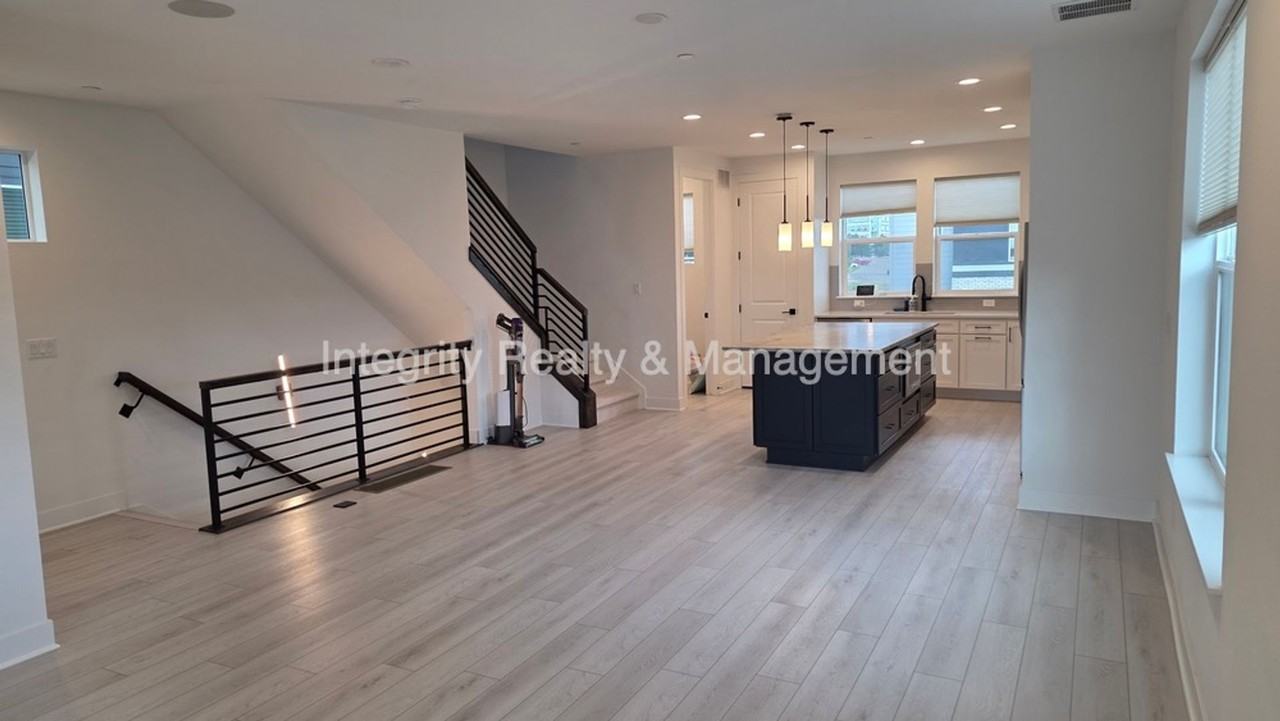 11014 E Hinsdale Cir - Photo 3 of 32