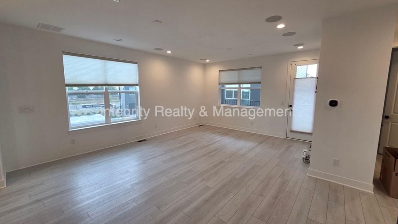 11014 E Hinsdale Cir - Photo 4 of 32
