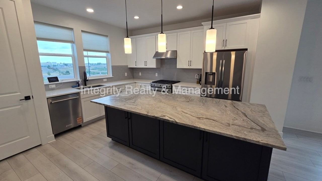 11014 E Hinsdale Cir - Photo 7 of 32