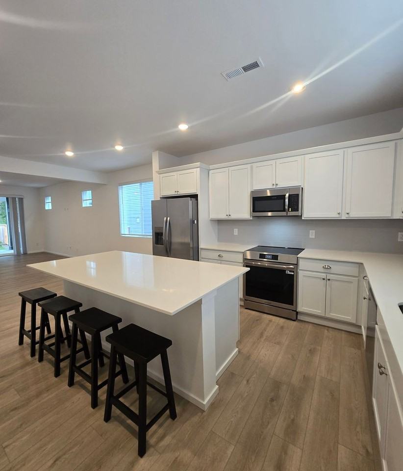 2700 Wonderland Way - Photo 6 of 40