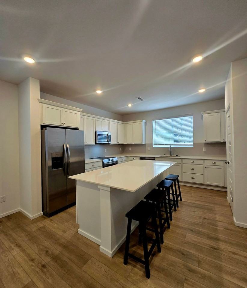 2700 Wonderland Way - Photo 7 of 40