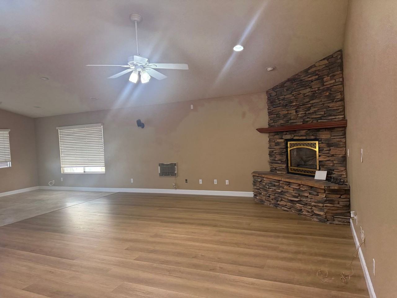 13425 Spring Valley Pkwy - Photo 3 of 38