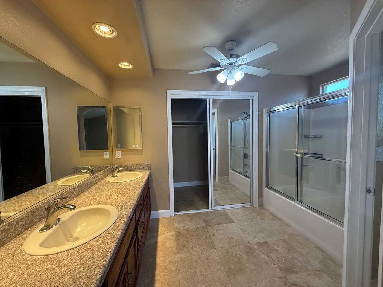 13425 Spring Valley Pkwy - Photo 7 of 38