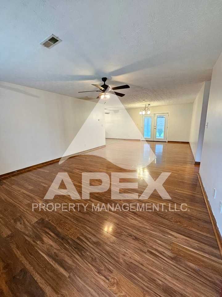 5537 Jericho Ln - Photo 5 of 29