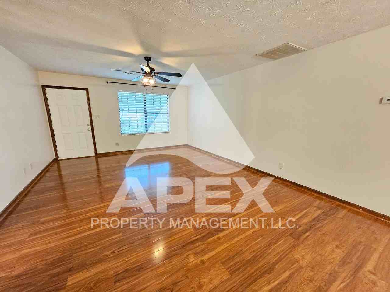5537 Jericho Ln - Photo 6 of 29