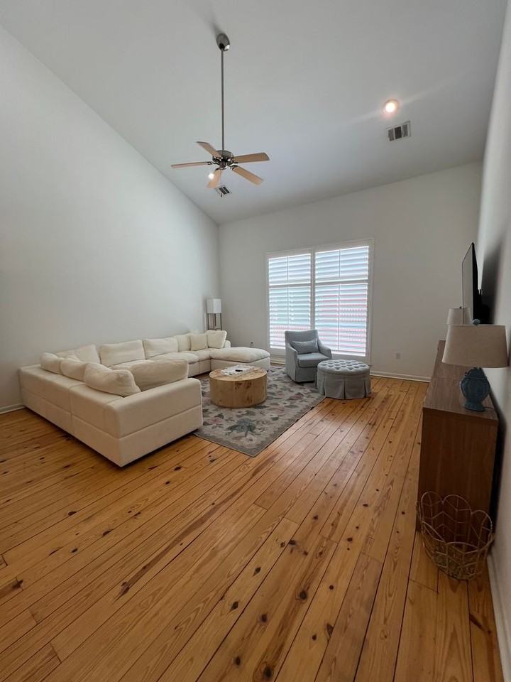 1720 Nicholson Dr - Photo 3 of 29