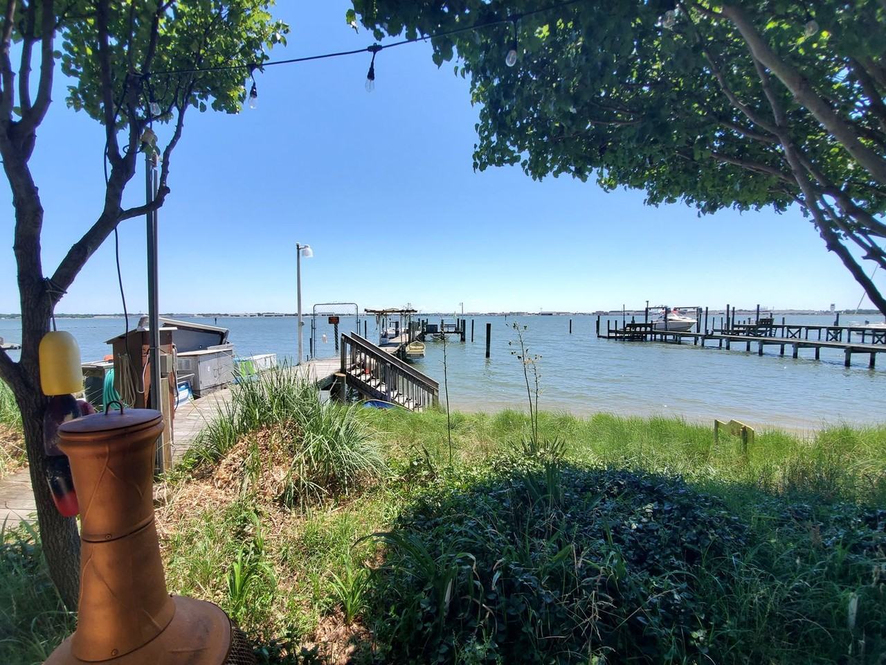 Alexander's on the Bay - Photo 2 of 27