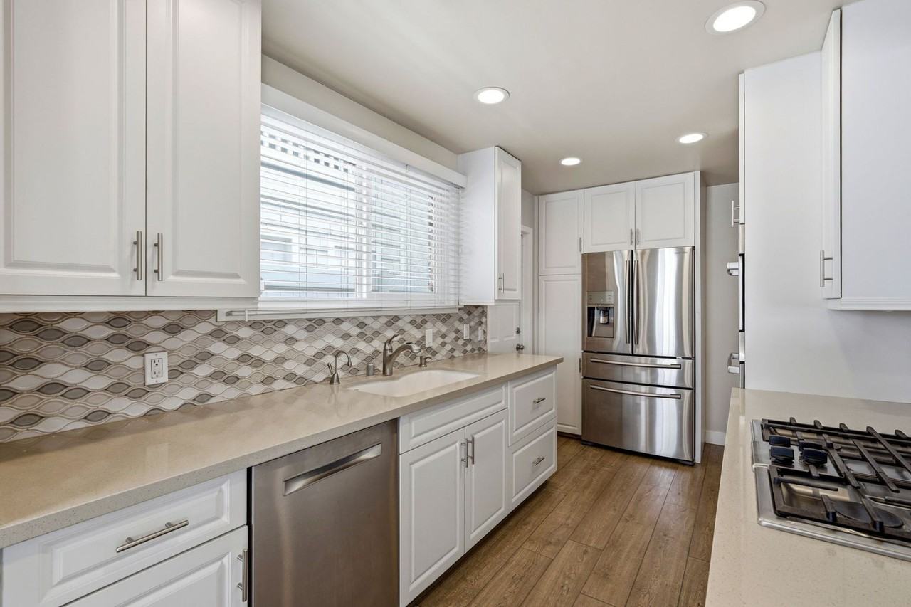 1117 W Bay Ave #A - Photo 3 of 13