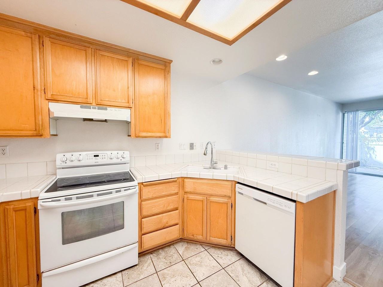 2527 Baywood Way - Photo 7 of 27