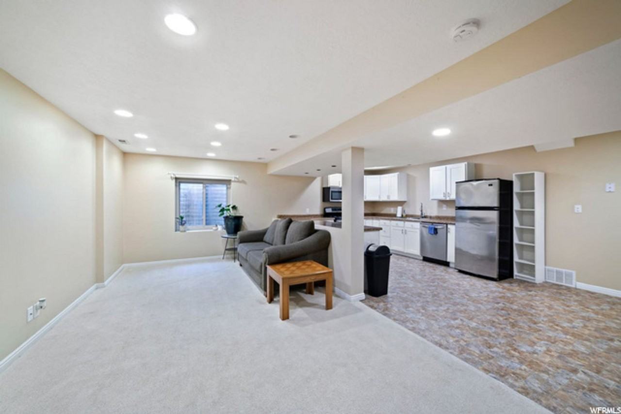 3891 E Cunninghill Dr - Photo 3 of 14