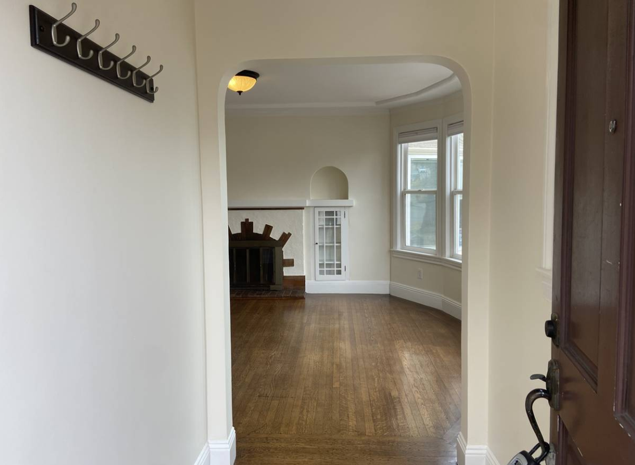 263 Justin Dr - Photo 2 of 19