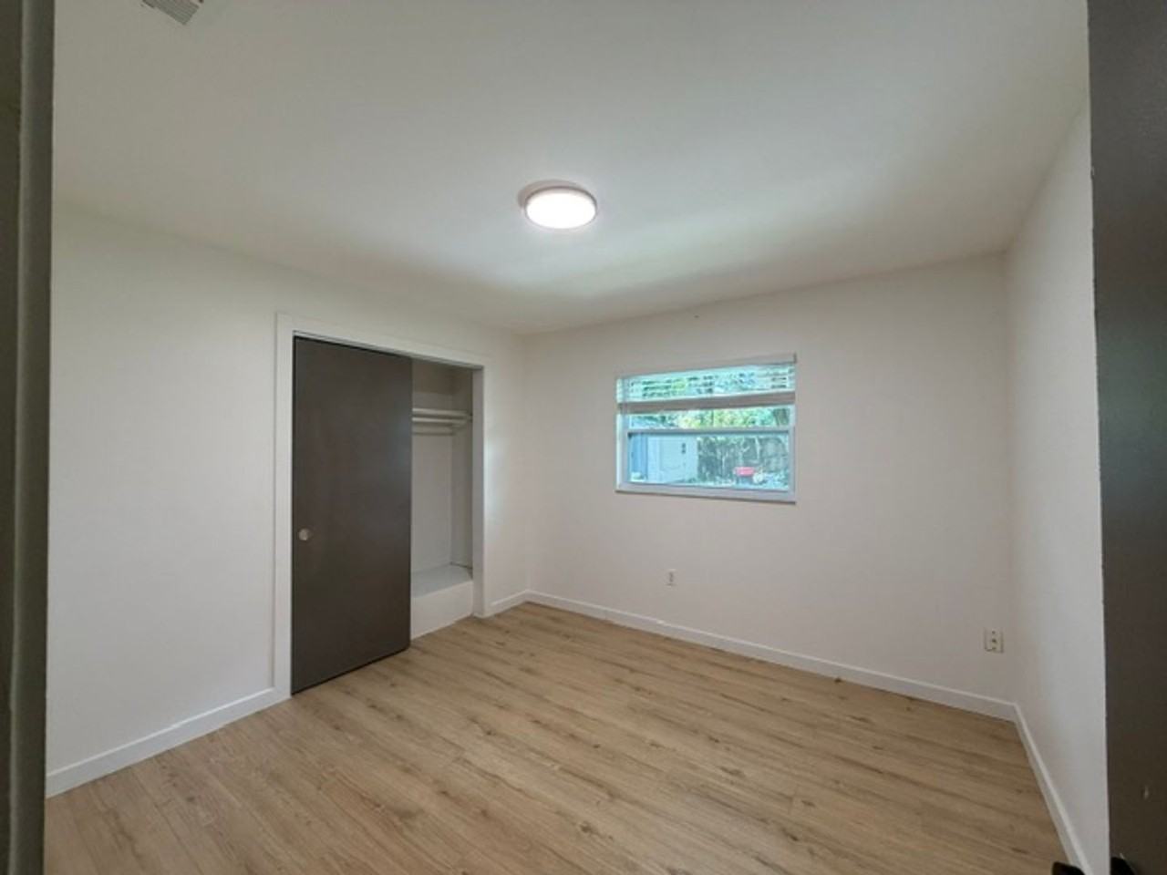 1405 Park Lake St - Photo 7 of 11