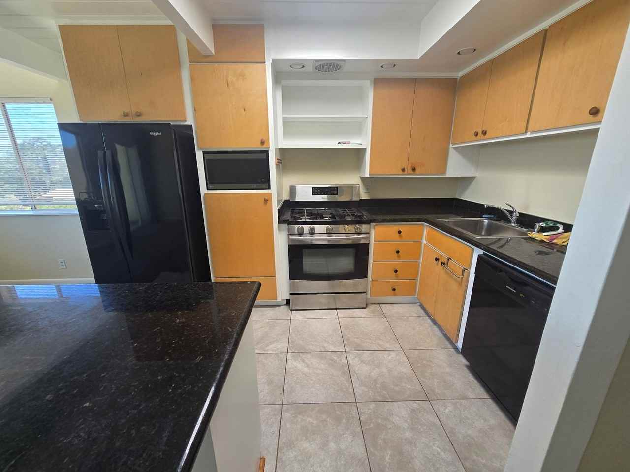 421 Golden Gate Ave - Photo 3 of 22