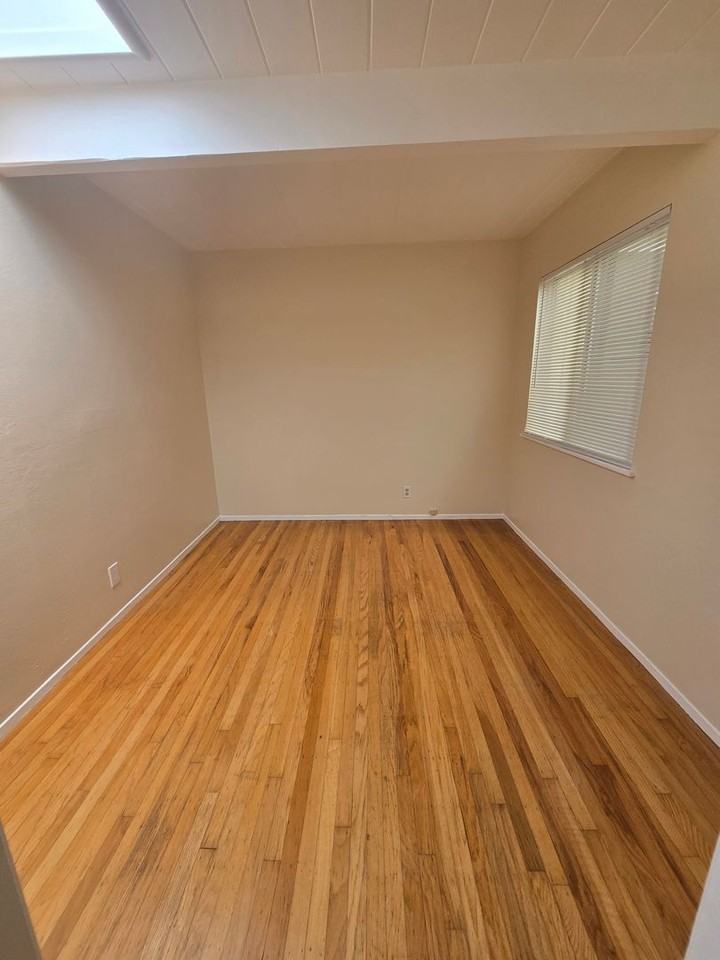 421 Golden Gate Ave - Photo 4 of 22
