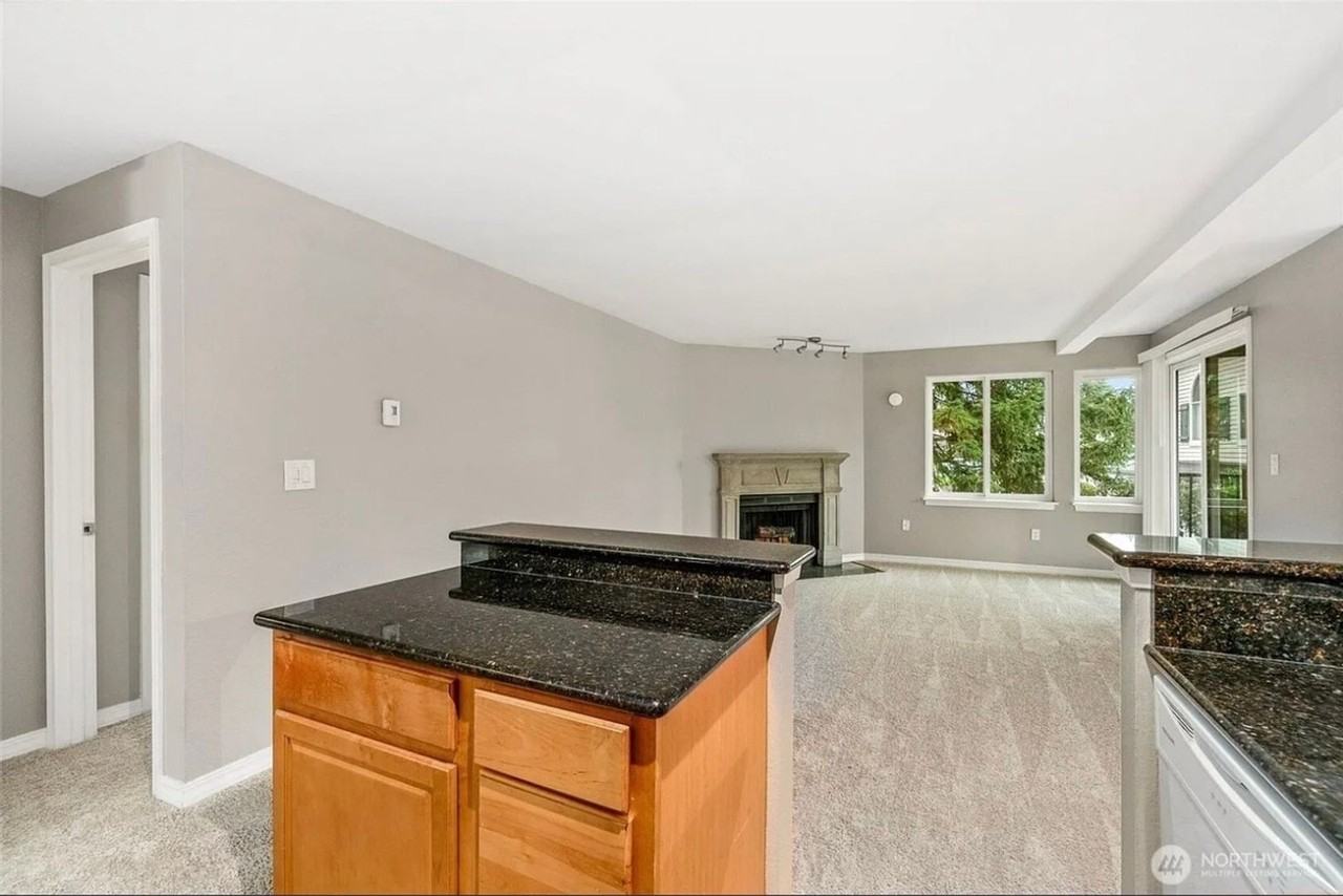 20318 Bothell Everett Hwy - Photo 4 of 22
