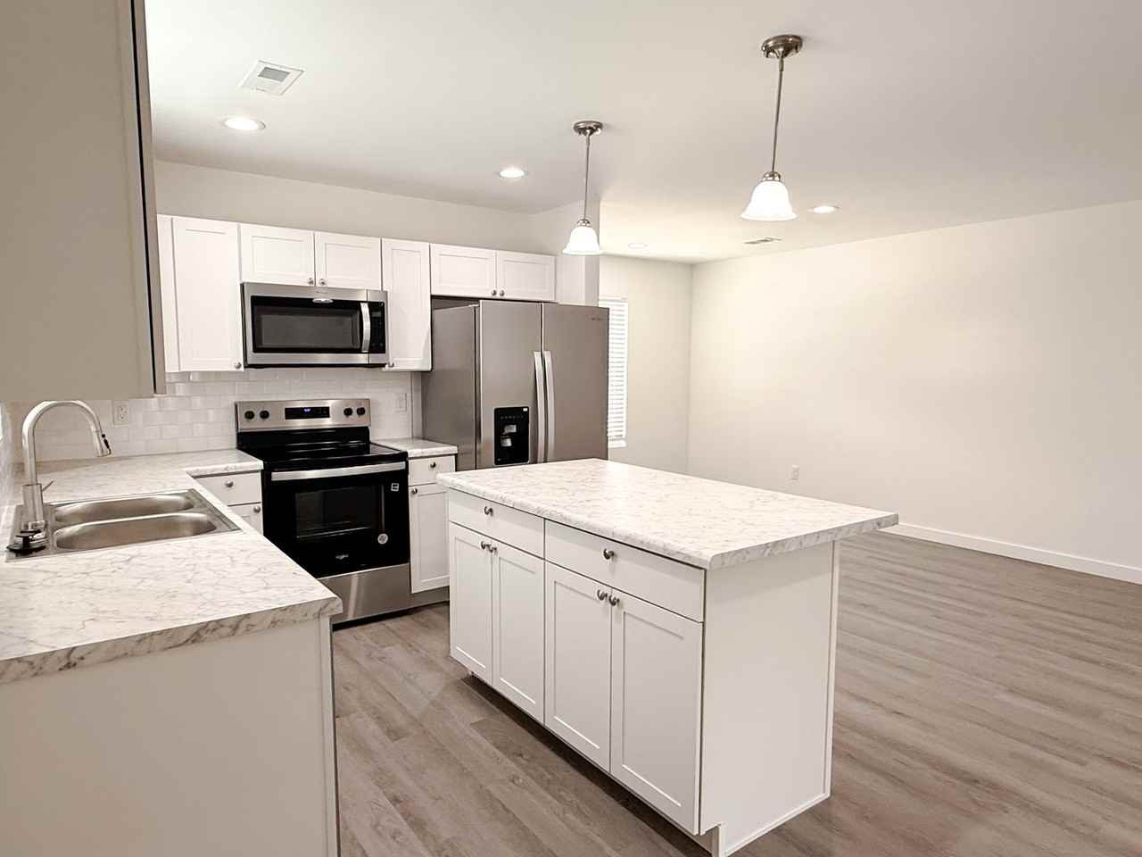 614 Buncombe St - Photo 7 of 29
