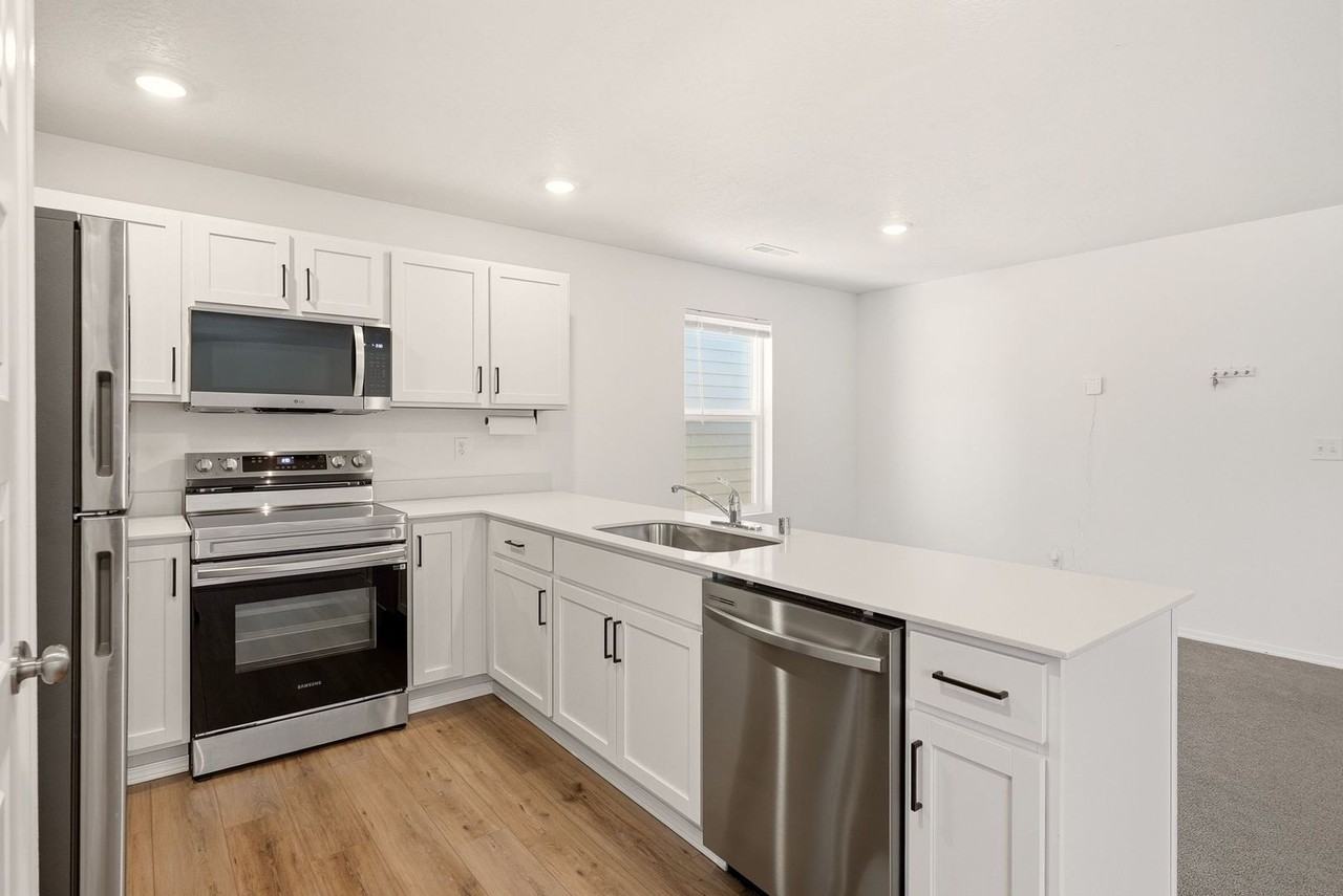 2686 N Broadwing Ln - Photo 2 of 35