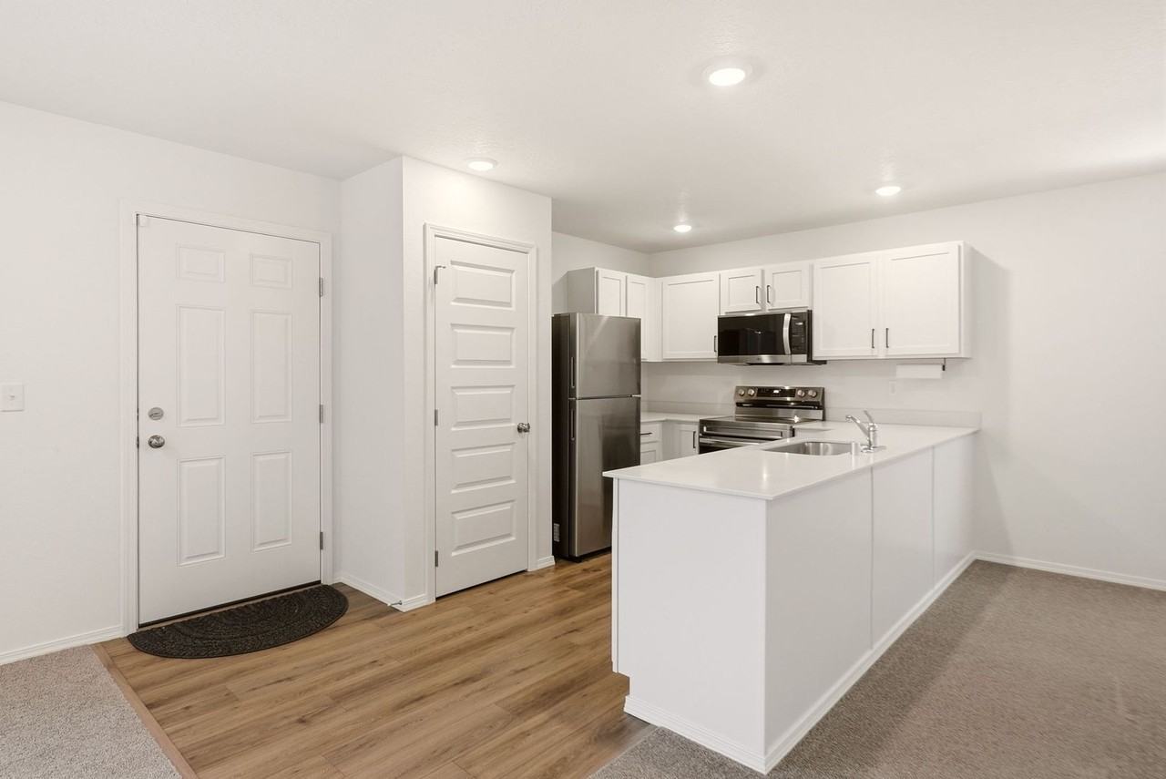 2686 N Broadwing Ln - Photo 4 of 35