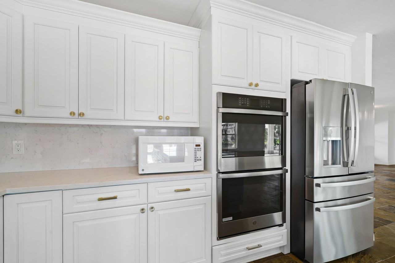 3924 Versailles Dr - Photo 2 of 18
