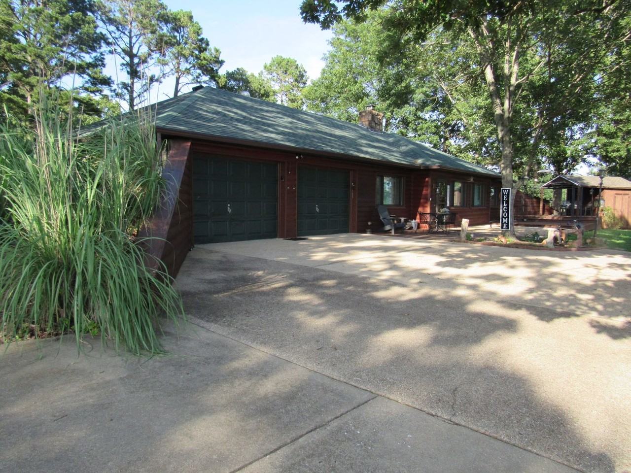 142 Port Niangua Ln - Photo 2 of 36