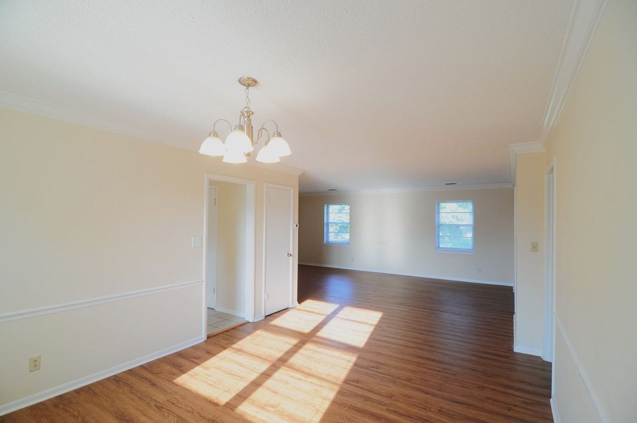 8205 Willowbrook Cir Se - Photo 3 of 13