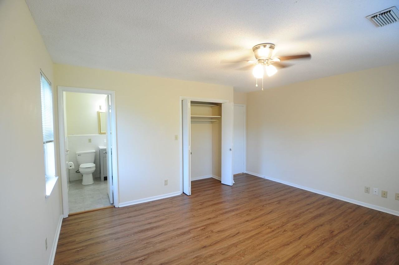 8205 Willowbrook Cir Se - Photo 6 of 13