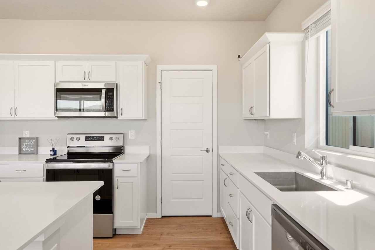 251 N Legacy Flats Rd - Photo 2 of 34