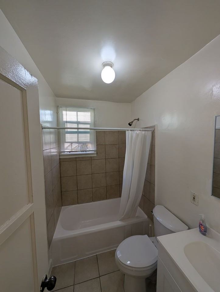 2783 W 27th St - Photo 4 of 9