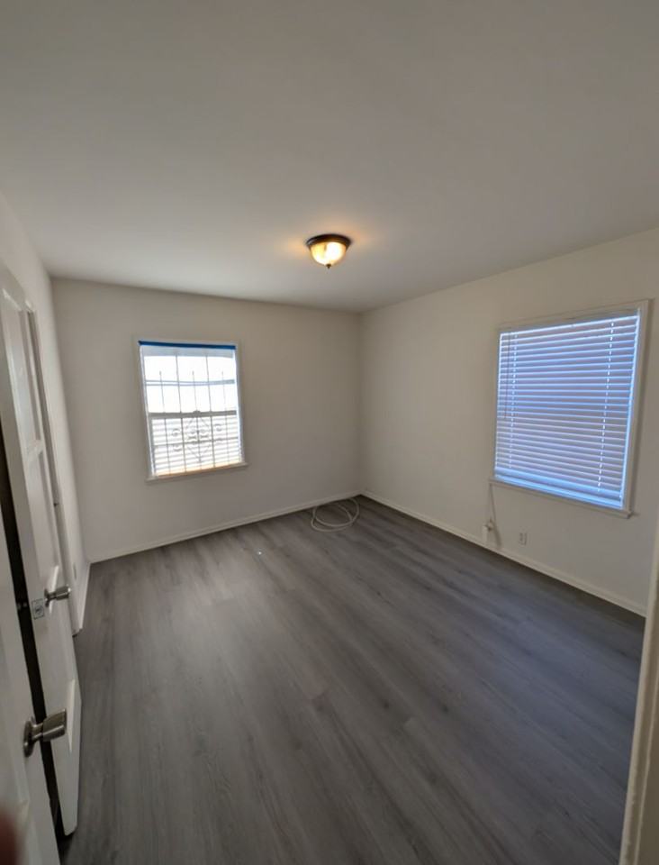 2783 W 27th St - Photo 6 of 9