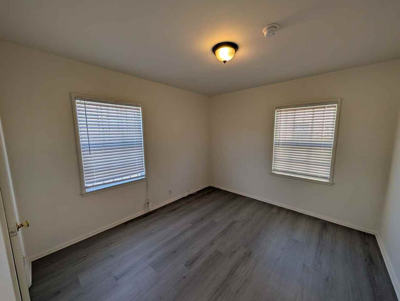 2783 W 27th St - Photo 7 of 9