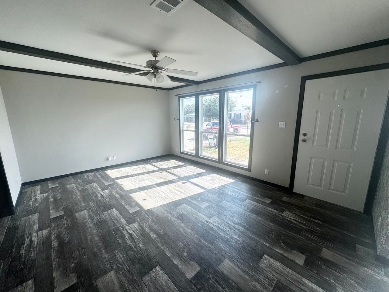 7142 W 29th St Trlr 13 - Photo 2 of 12
