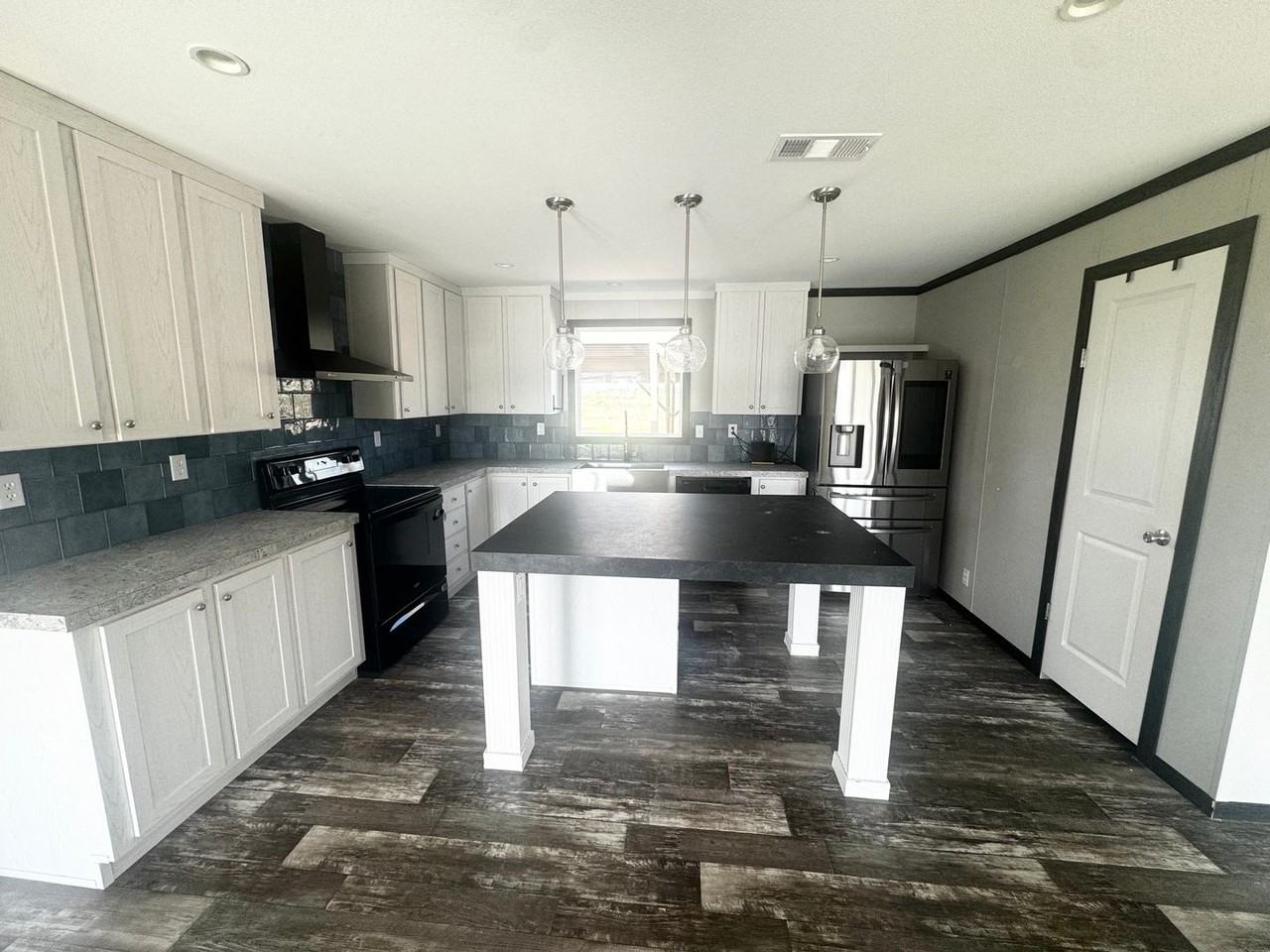 7142 W 29th St Trlr 13 - Photo 4 of 12