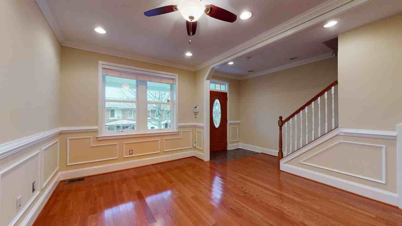 1230 Owen Pl Ne - Photo 5 of 40