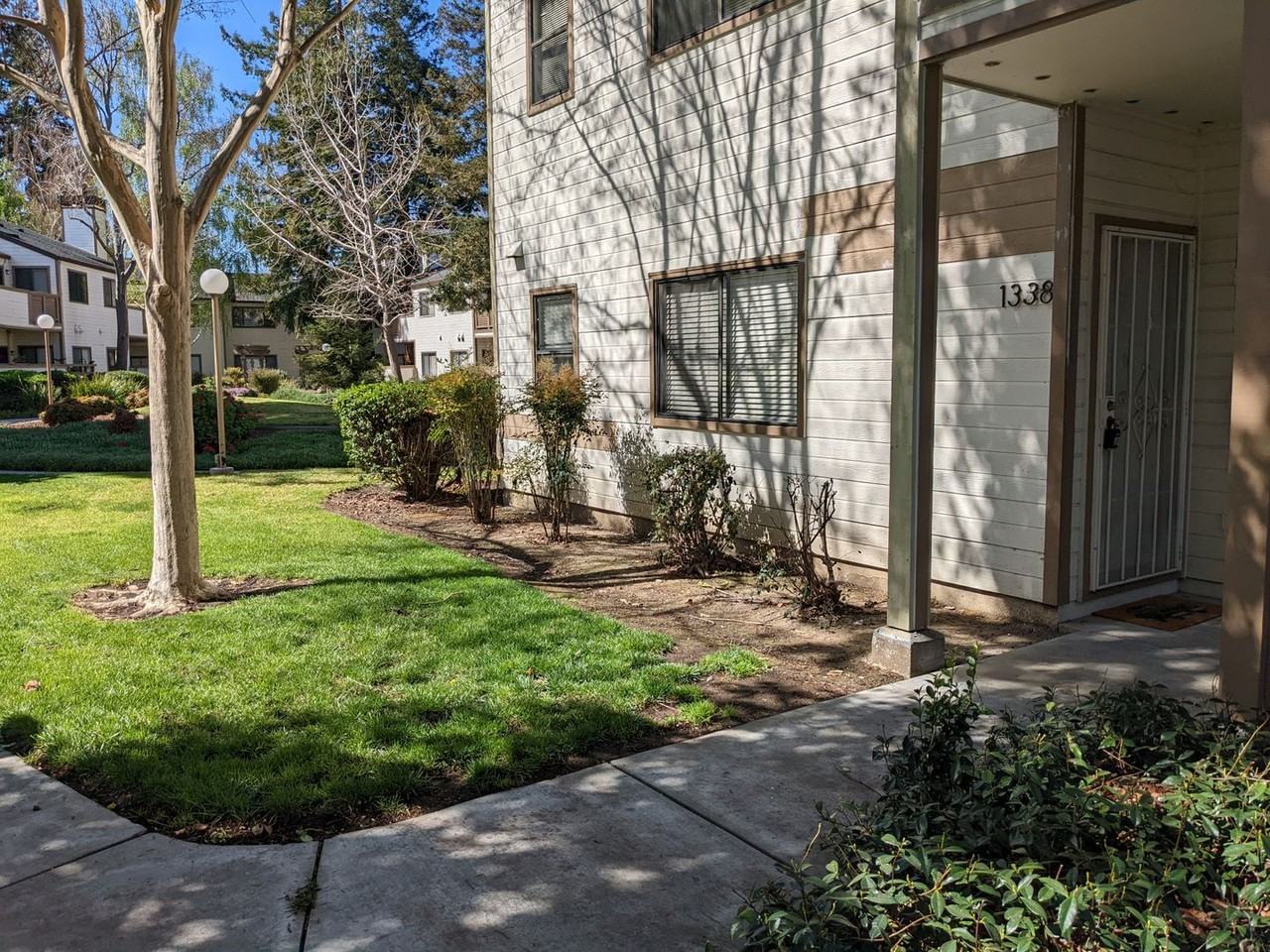 1338 Meadow Ridge Cir - Photo 3 of 19