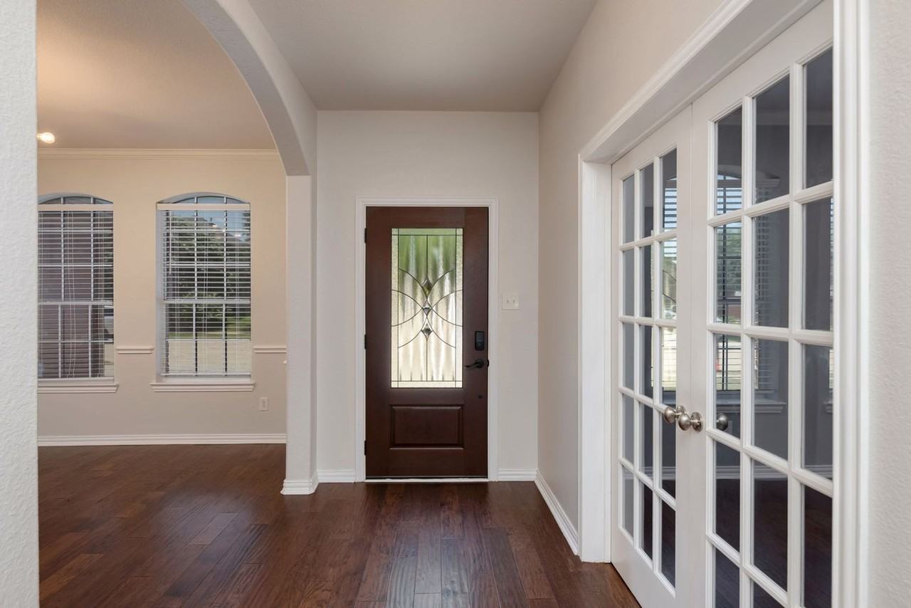 404 Tarpan Trl - Photo 2 of 33