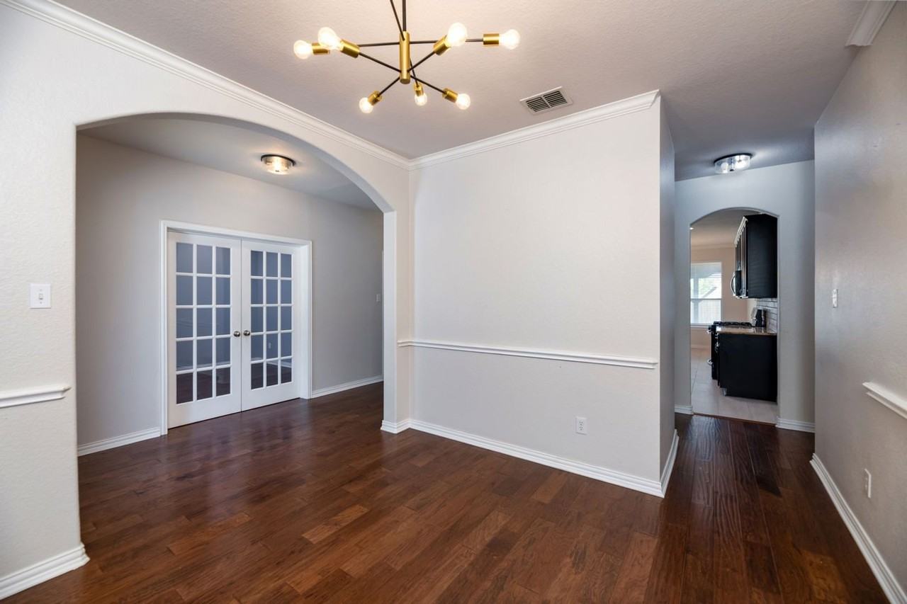 404 Tarpan Trl - Photo 4 of 33