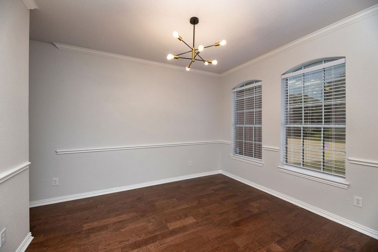 404 Tarpan Trl - Photo 5 of 33