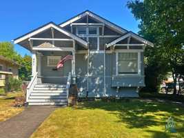 featured image of 421 Nw 8th St