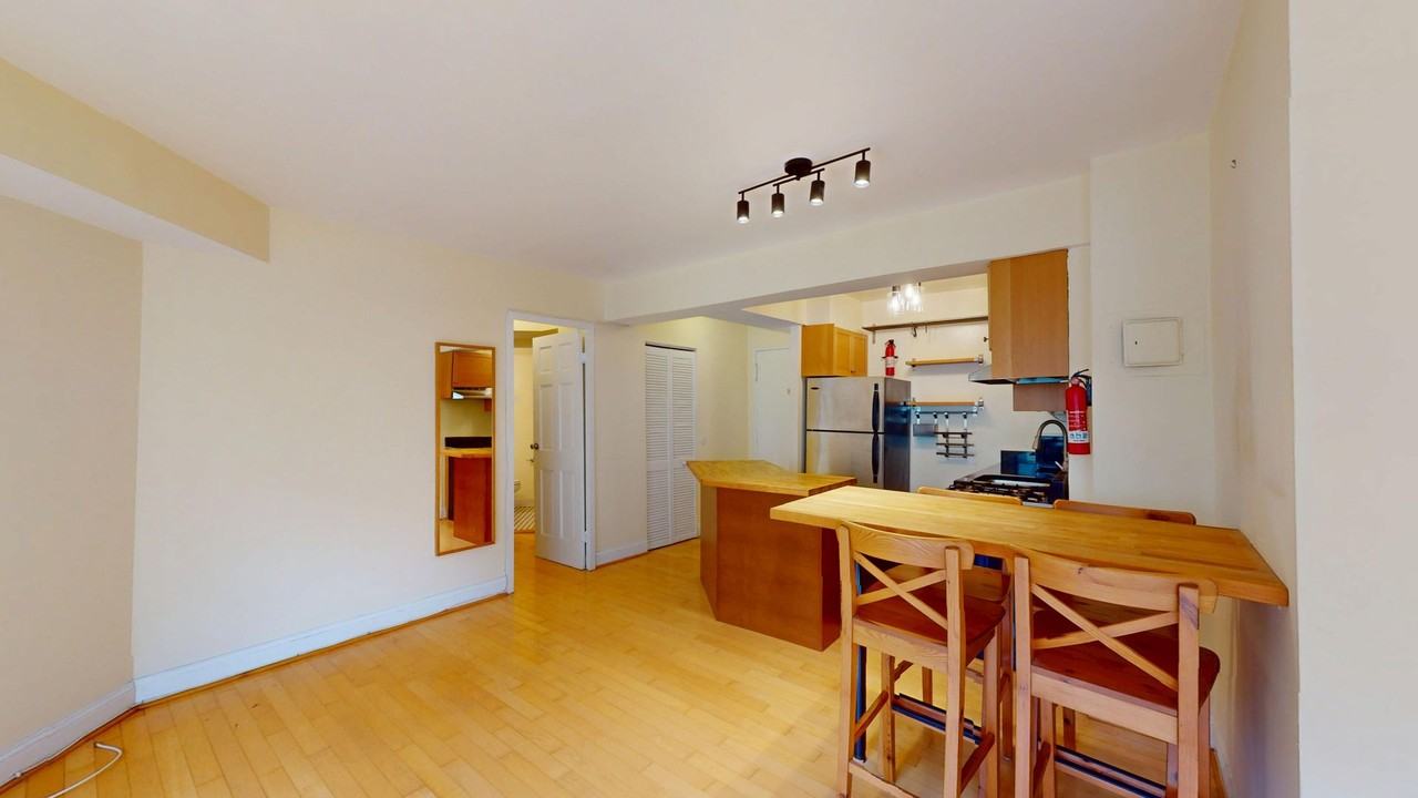 1801 Clydesdale Pl Nw - Photo 5 of 16